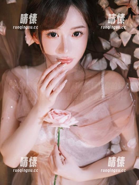 在166黑料首页释放你的好奇心，瓜就像是那随时会掉下来的苹果！