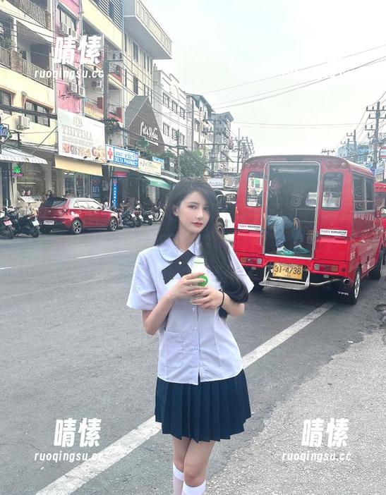 在“17吃瓜中心”官网网址上逛了一圈，居然发觉自己变得有点八卦！是被潜移默化了吗？