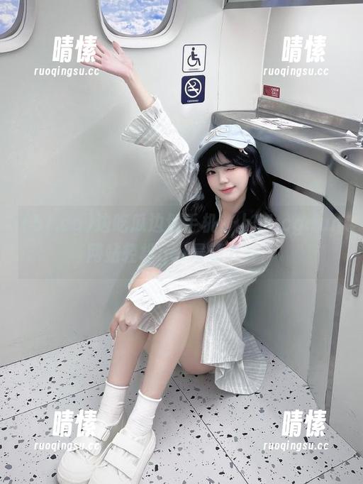 边吃瓜边划手机，上51.cg.fun网站轻松get最新八卦！