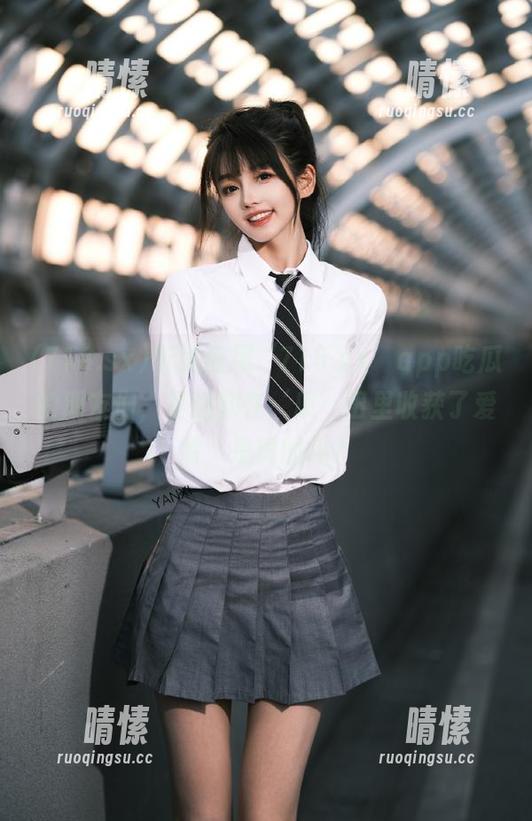 听说使用‘718.sx’app吃瓜的朋友们，最近都在‘瓜’田里收获了爱情，是真的吗？