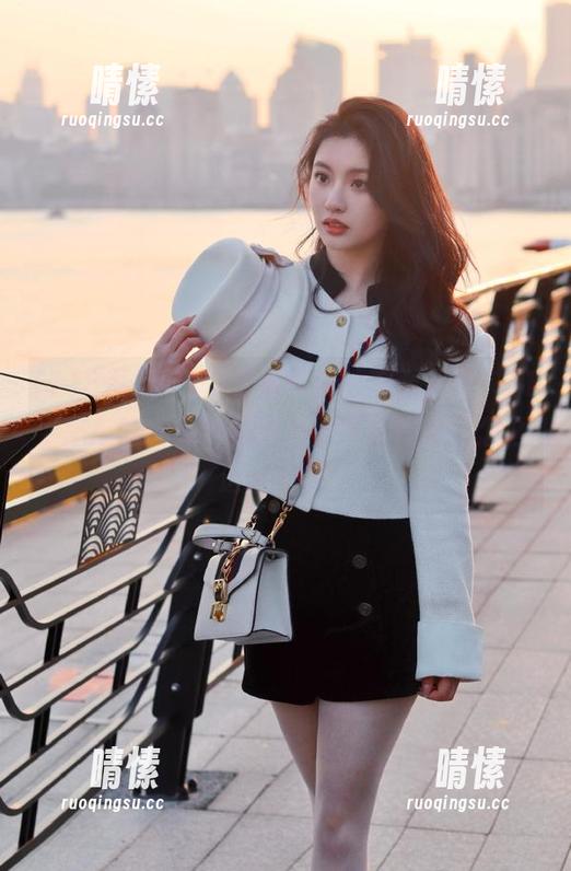 看看今天的观看记录，718黑瓜吃料又给我带来了无尽惊喜，怎么这么上瘾？