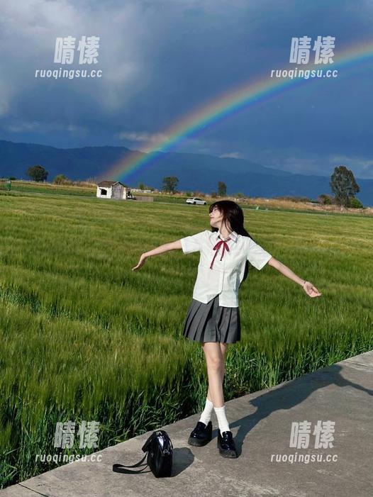 听到很多人在讨论，那些潜水的你赶紧登录718黑瓜吃料，别让八卦走了！