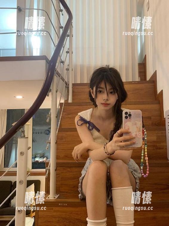 心情低落时，只想找hlw网址挖点酸甜苦辣的八卦过过瘾！