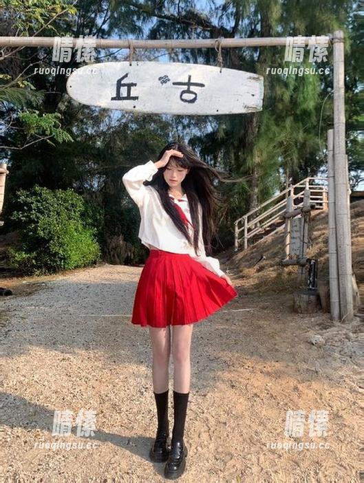 每次在‘hlw’观看八卦时，都会像是吃了意外的酸糖，哈哈！