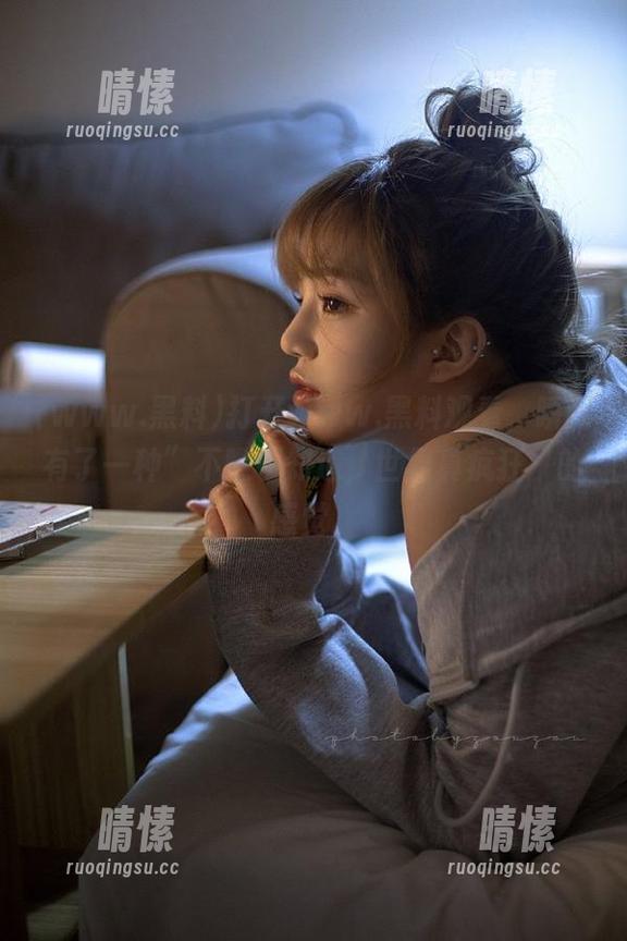 打开www.黑料观看，瞬间有了一种”不瞧不知道，世界真疯狂“的感觉。