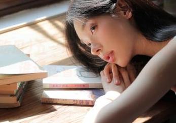 五一吃瓜官网：搬来搬去的瓜，谁还在看没营养的新闻？