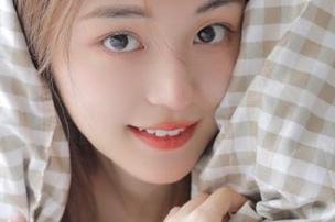 五一吃瓜官网网页版：吃瓜时也要控制好你的网速哦，别让人等太久！