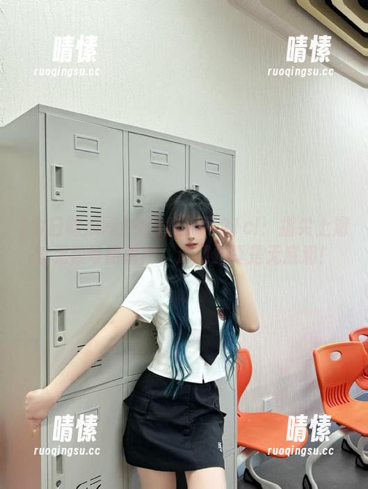 今日吃瓜网91cl：指尖上滑过无数奇葩瞬间，这网站真是无底洞！