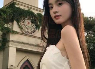 观看全网吃瓜，情绪起伏间竟然发现自己心动的不是瓜，而是旁边那只薯片！