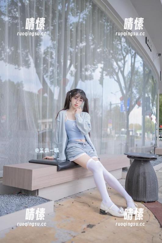 “在线吃瓜网”的收藏功能真不错，瞬间就能重温那些经典八卦
