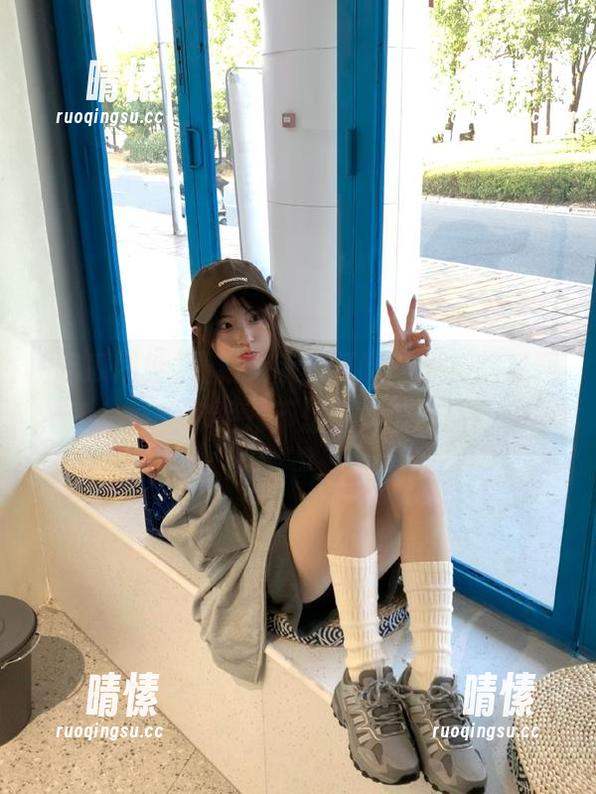 吃瓜网址 最新快手网红嗨翻天,吃瓜网址暴露你绝对不想错过的瞬间!