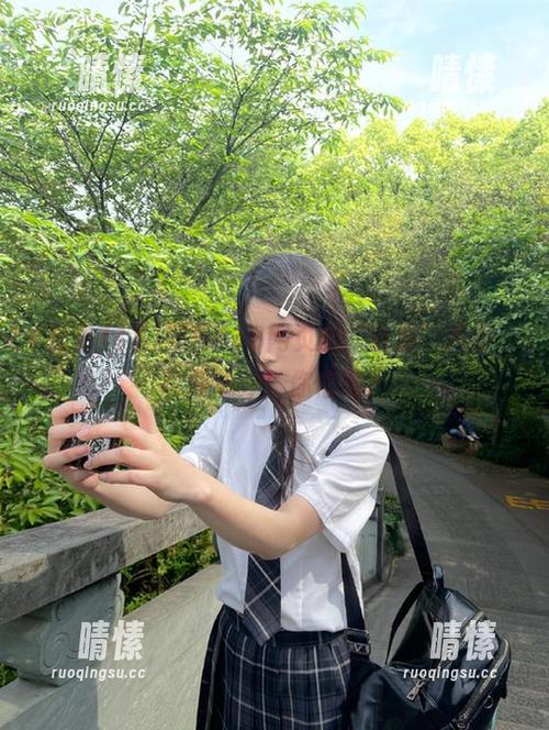 娱乐718网页的‘官方’八卦，真假难分！你信吗？