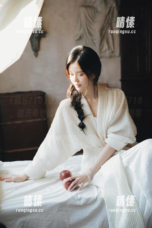 吃瓜不是问题，下载娱乐718，敞开奇妙的传送门，桃花源般的奇遇等着你！