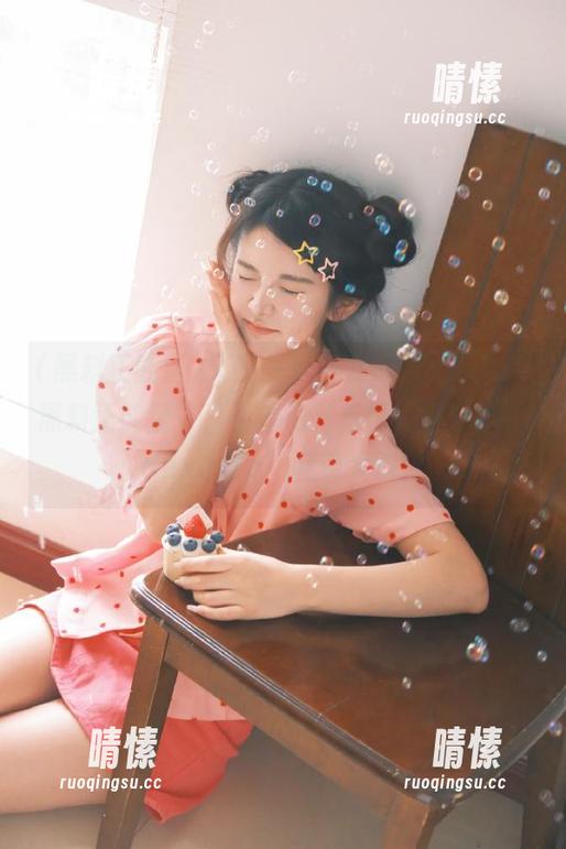 又是一个网友爆料，下载“黑料正能量”，不看绝对后悔，果然“index.php”藏着大料！