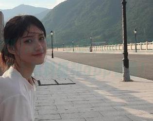 攒了一天的八卦，这次一定要先上黑料福利app看看！